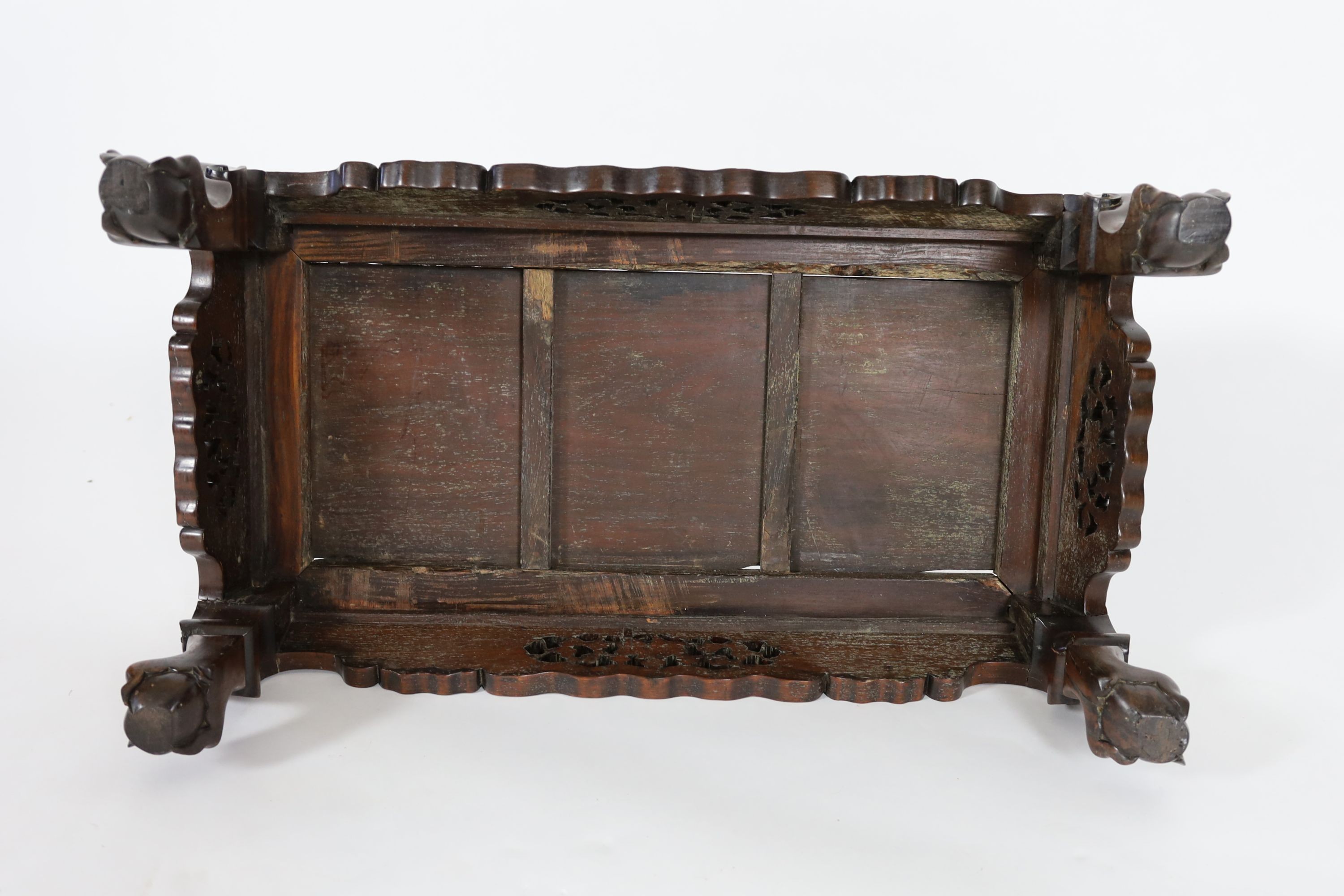 A Chinese hongmu Kang table, 19th century, 79 cm long, 43 cm wide, 27 cm high, old repairs